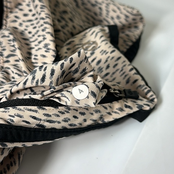 Lululemon Tracker Short III 4-way Stretch Dottie Dash Grain Black 4 - Picture 6 of 7